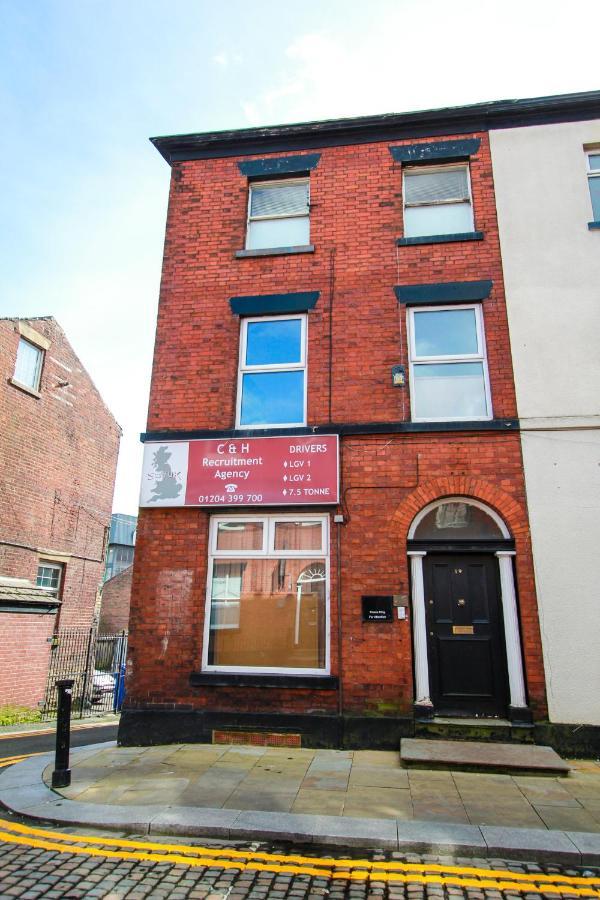 Central Bolton Accommodation Exterior photo