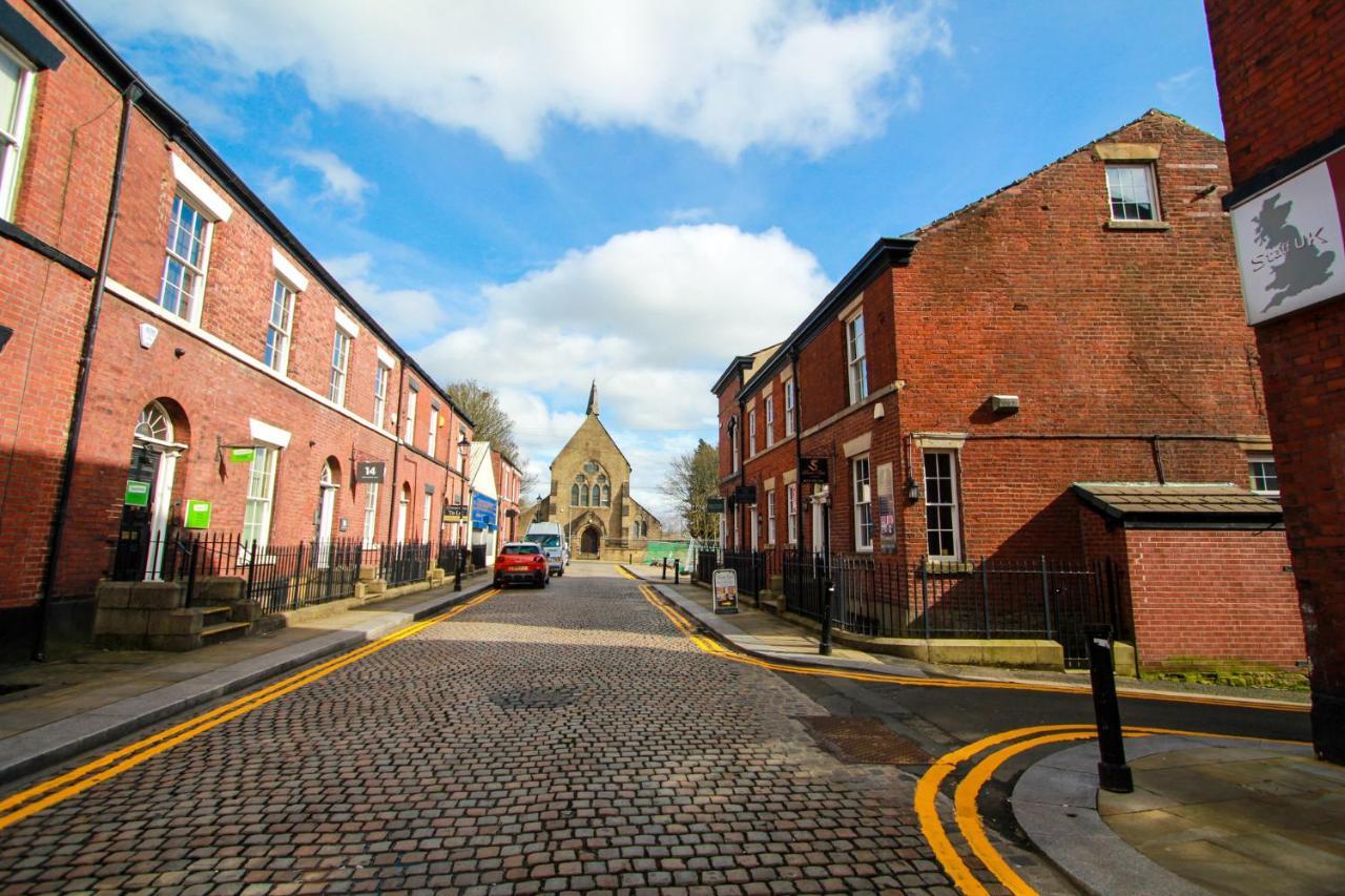 Central Bolton Accommodation Exterior photo